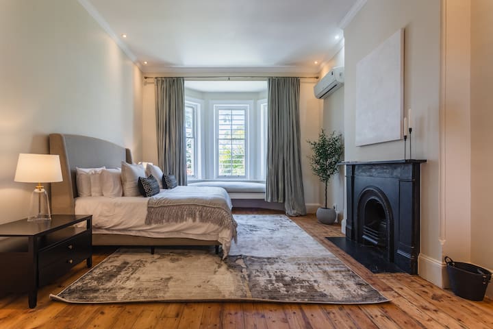 Bantry Bay Haven | 5BR Restorative Retreat • Pool