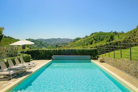 Villa with Heated Pool and Panoramic View