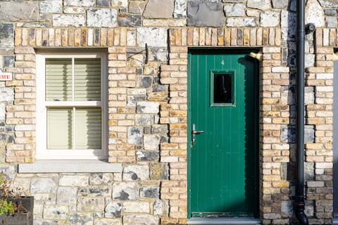 Alensgrove Cottages No. 04