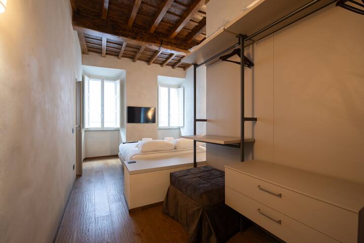 Modern Apartment 2 steps da P.zz Navona, Rome gallery image 2