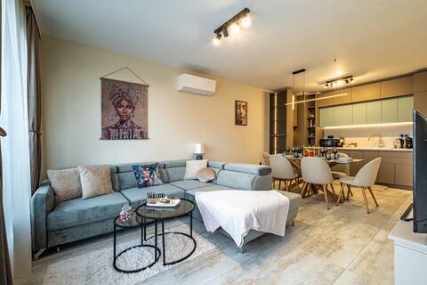 Popular Airbnb listing: Apartment in Family Garden with FREE parking in Младост