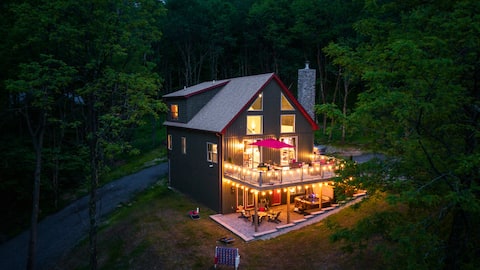 LuxeLodge*Fam&DogFriendly*HotTub*Game Rm*Arcade*