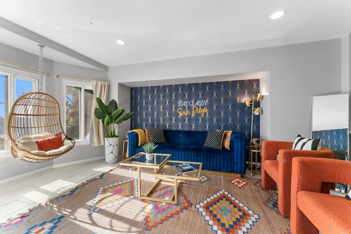 City Lights & Patio Nights – Sleeps 9 Downtown