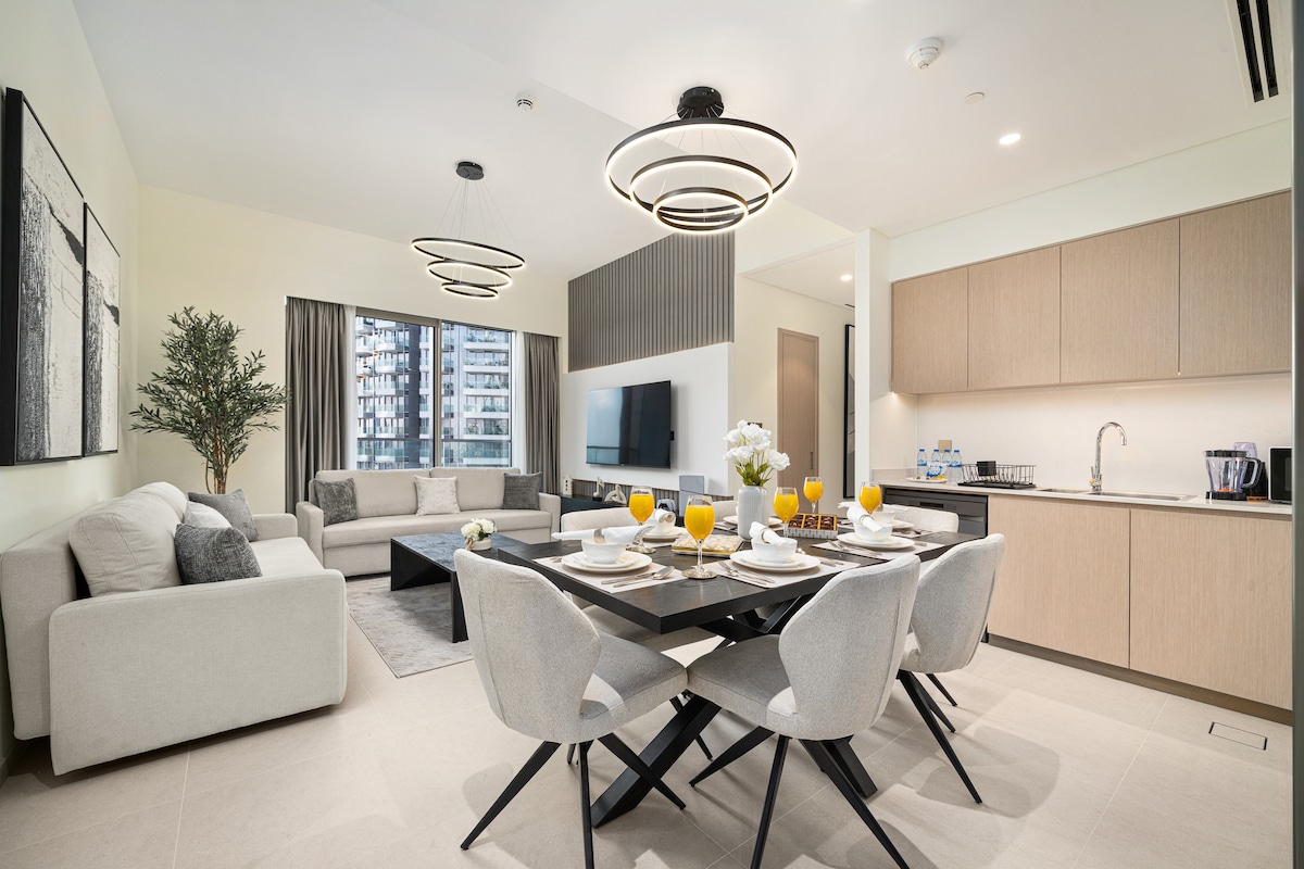 Top Airbnb: Burj Khalifa Pool | 2BR | Brand New | High Floor in Burj Khalifa