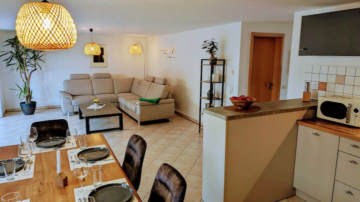 Schöne Geräumige Ferienwohnung "Home" - Tettnang