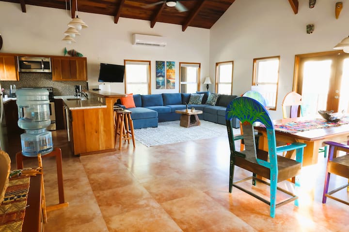 Gorgeous Oceanfront 3 BR/3 BA Villa w/Pool