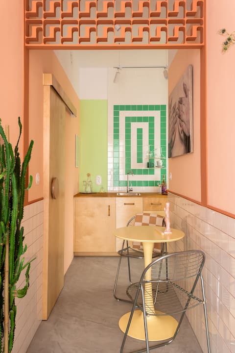 Popular Airbnb listing: Apartment A in Przedmieście Oławskie