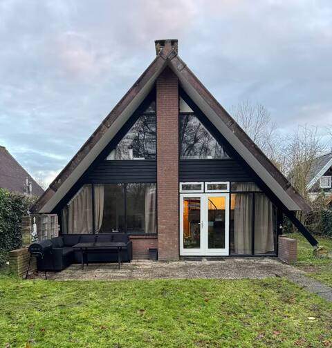 Lovely house till 9 pers. near Amsterdam, the sea