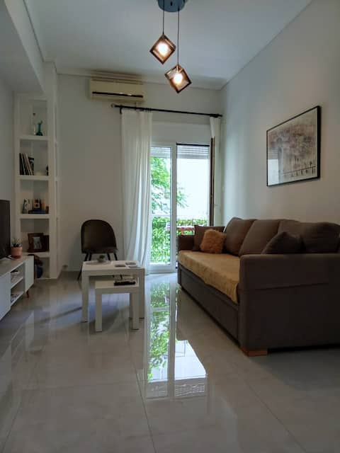 Top performing Airbnb: Stadium Home in ΒΑΡΝΑΒΑ