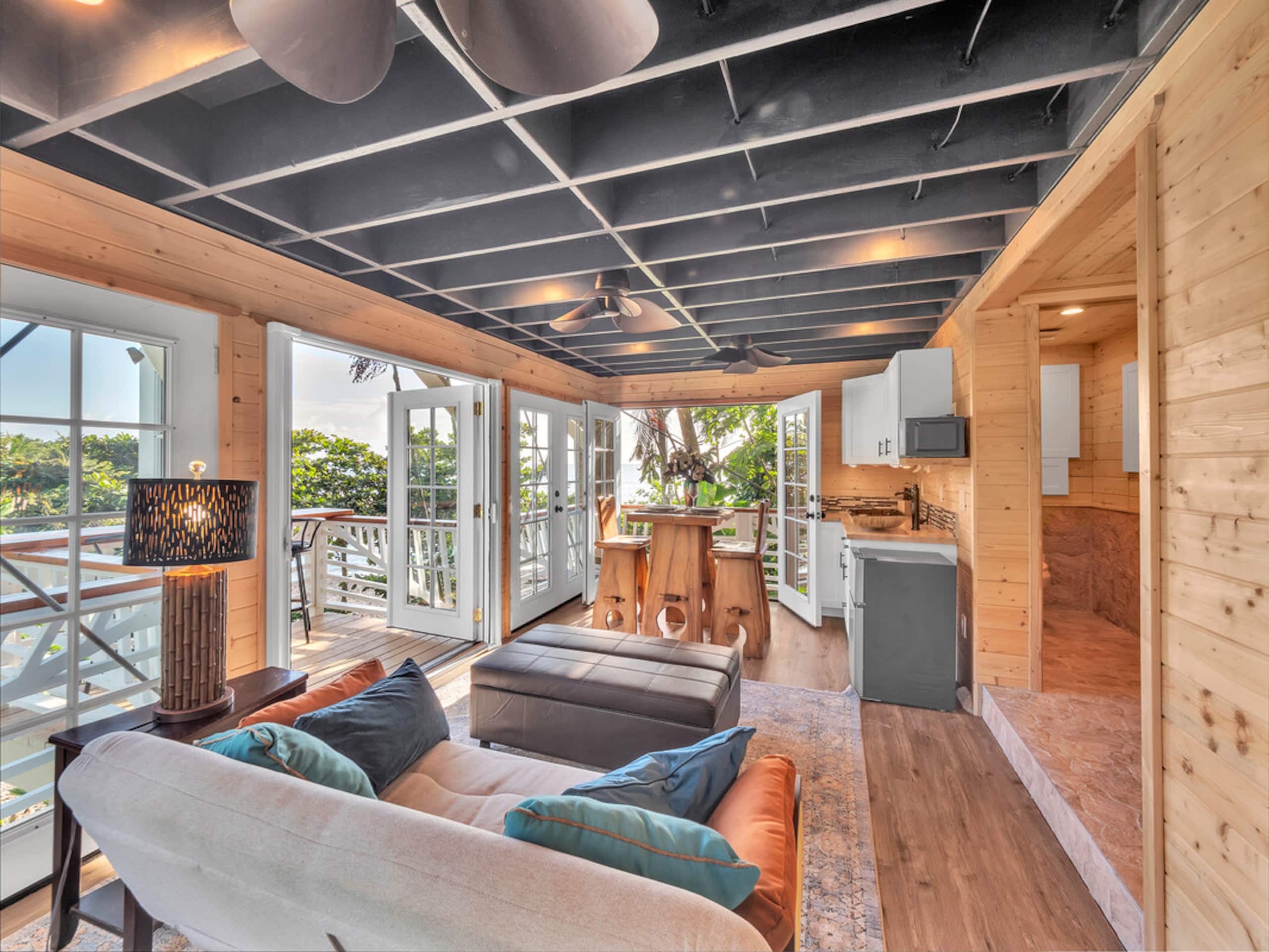 Home in Hilo · ★4.97 · 3 bedrooms · 4 beds · 3.5 baths - Image 67