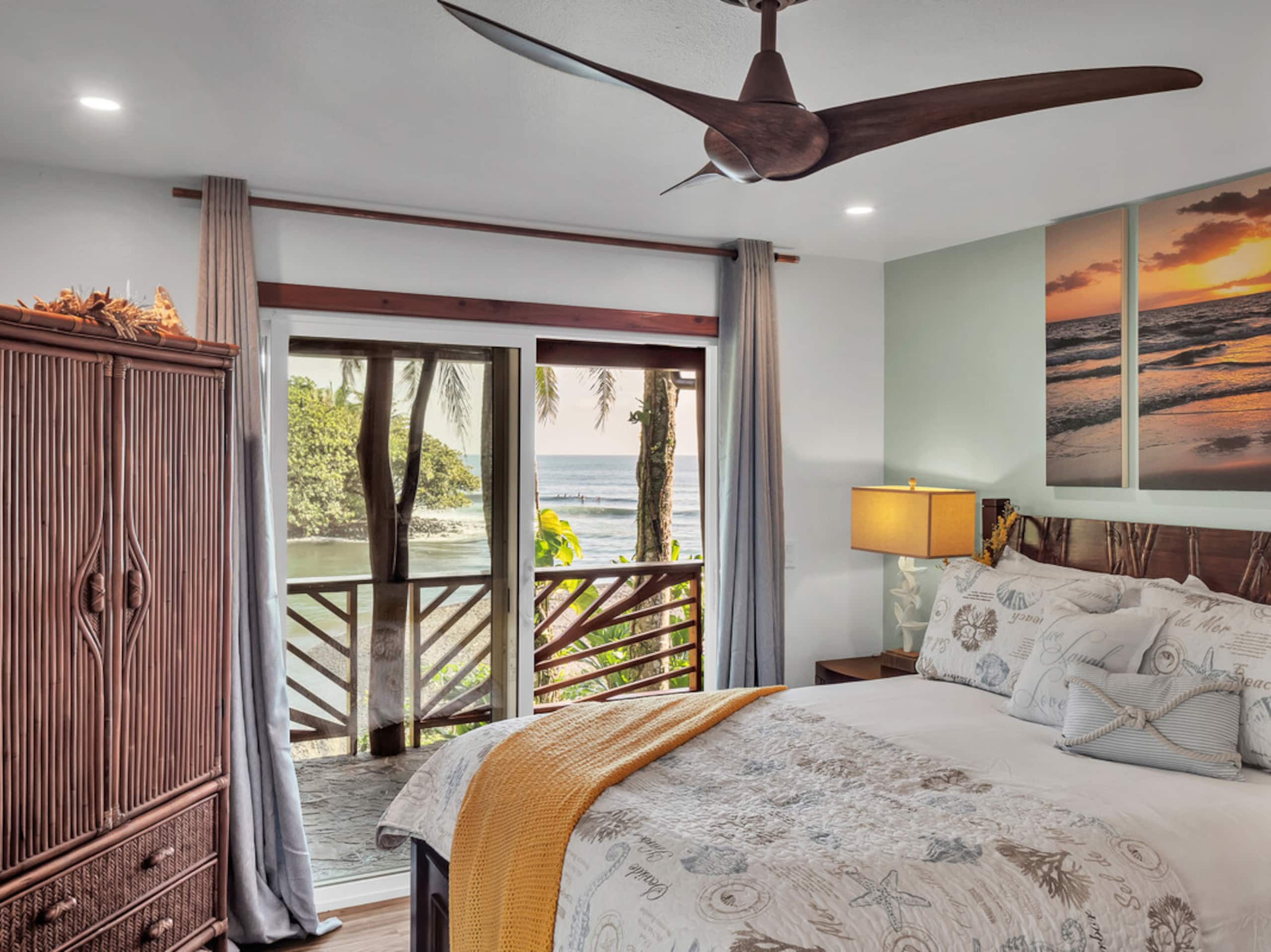 Home in Hilo · ★4.97 · 3 bedrooms · 4 beds · 3.5 baths - Image 44