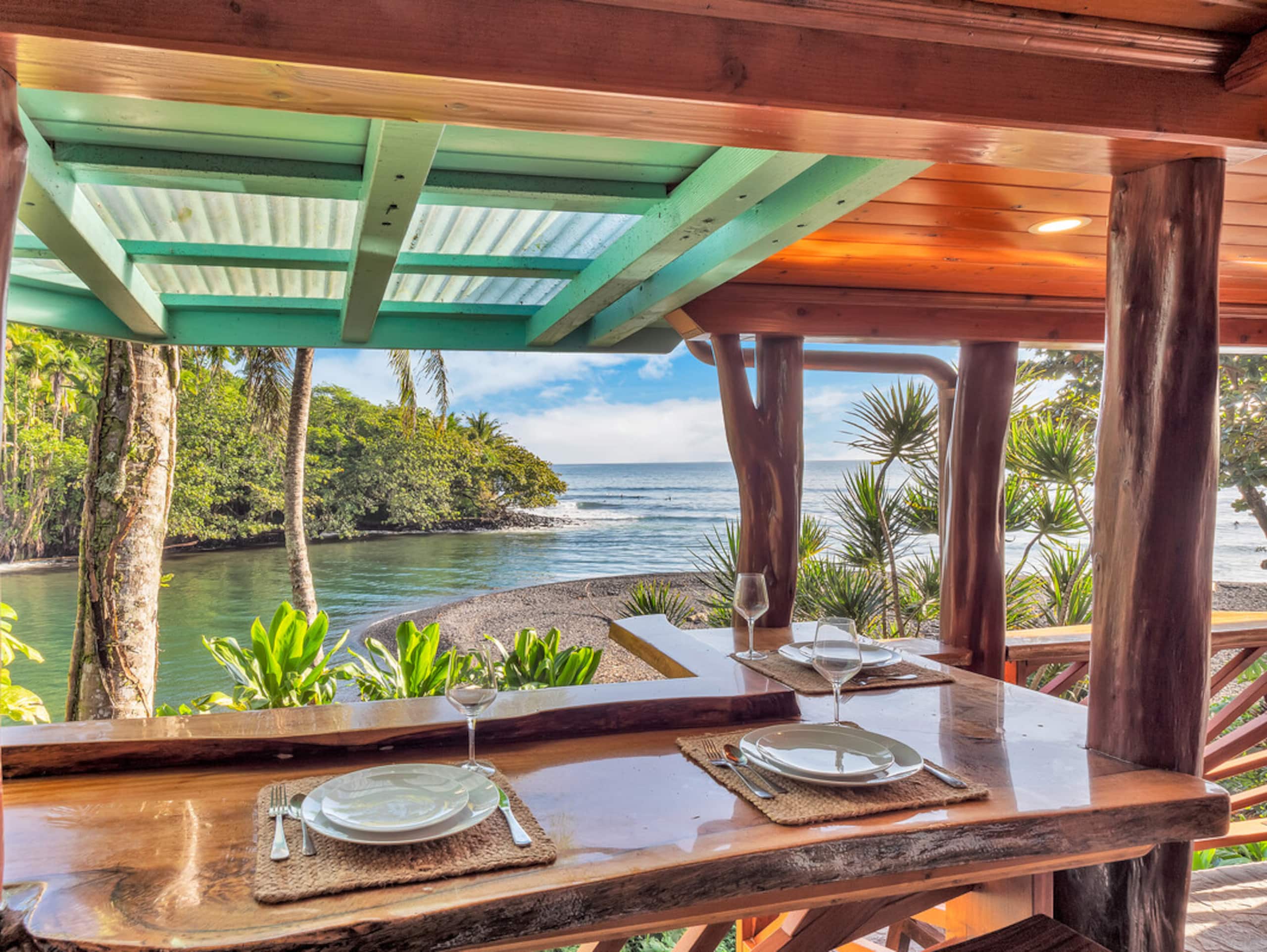 Home in Hilo · ★4.97 · 3 bedrooms · 4 beds · 3.5 baths - Image 2