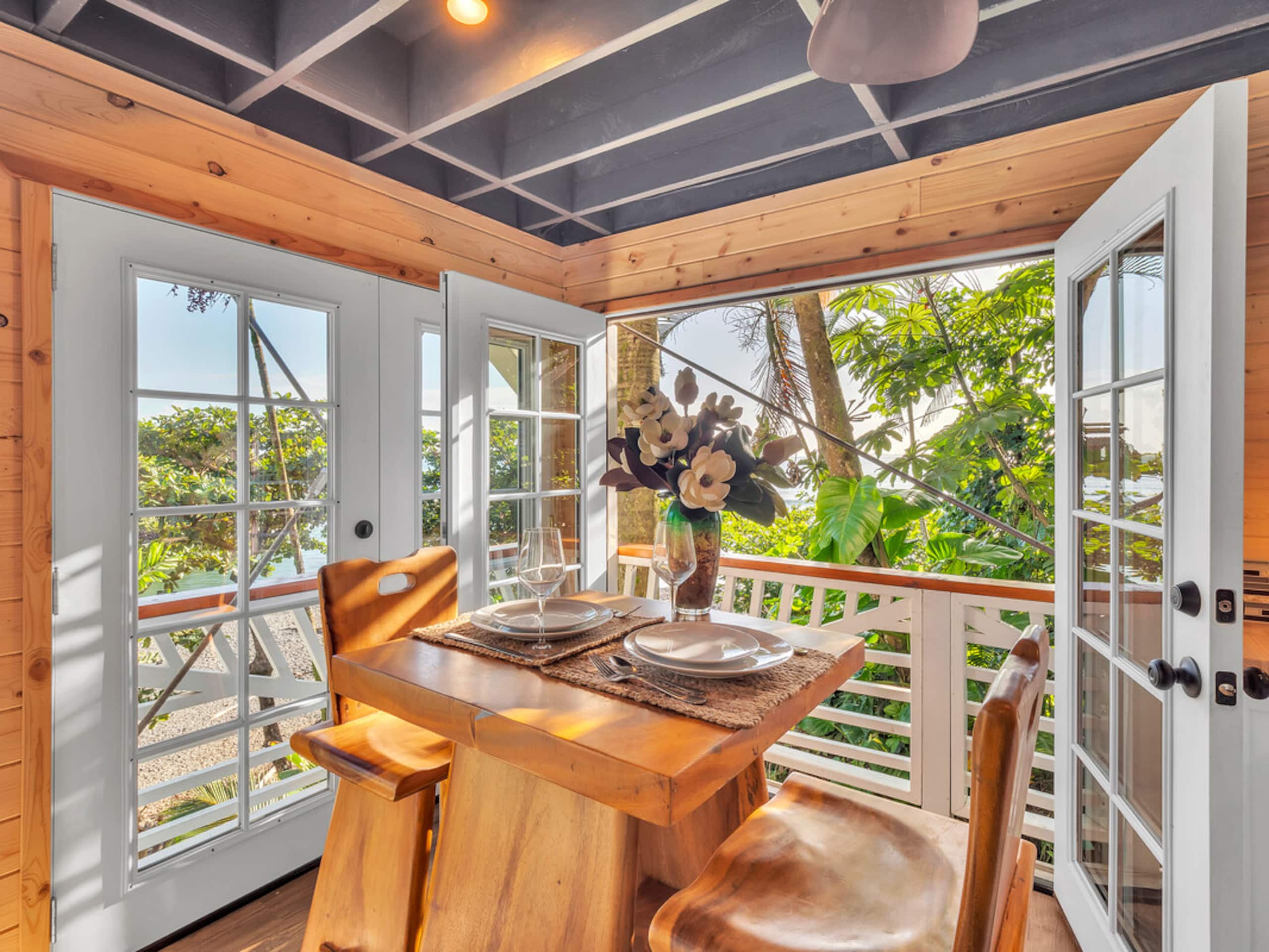 Home in Hilo · ★4.97 · 3 bedrooms · 4 beds · 3.5 baths - Image 71