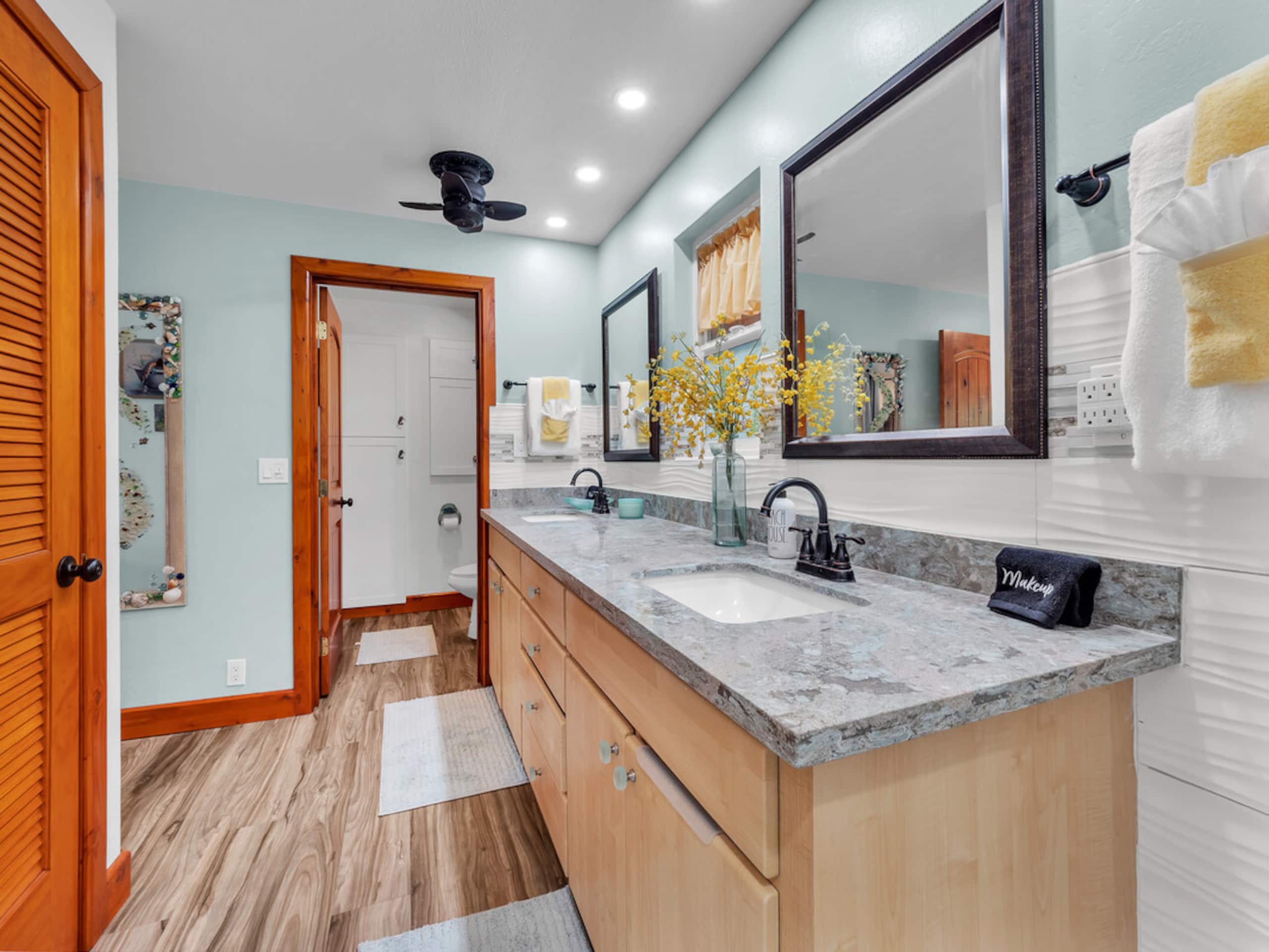 Home in Hilo · ★4.97 · 3 bedrooms · 4 beds · 3.5 baths - Image 49