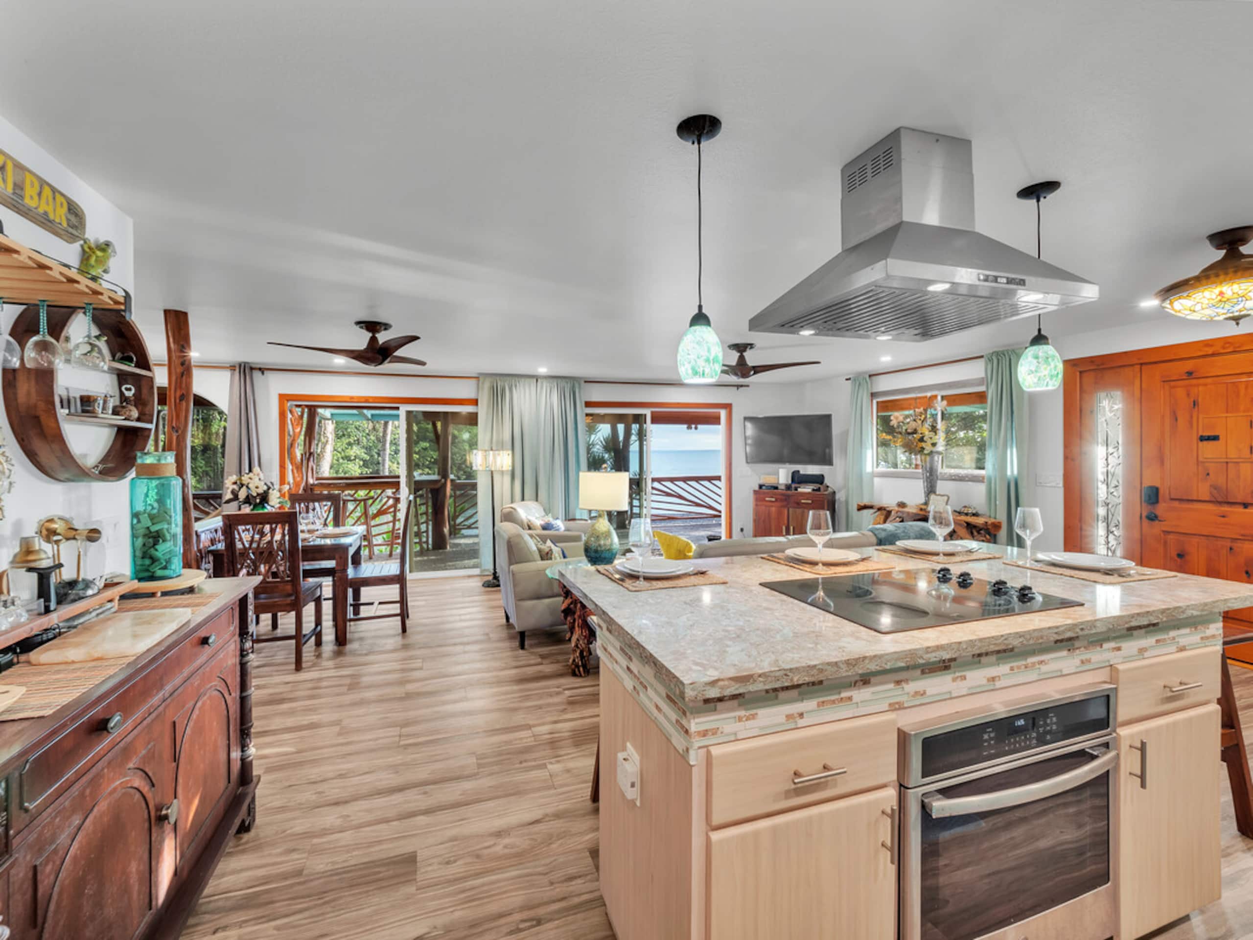 Home in Hilo · ★4.97 · 3 bedrooms · 4 beds · 3.5 baths - Image 39
