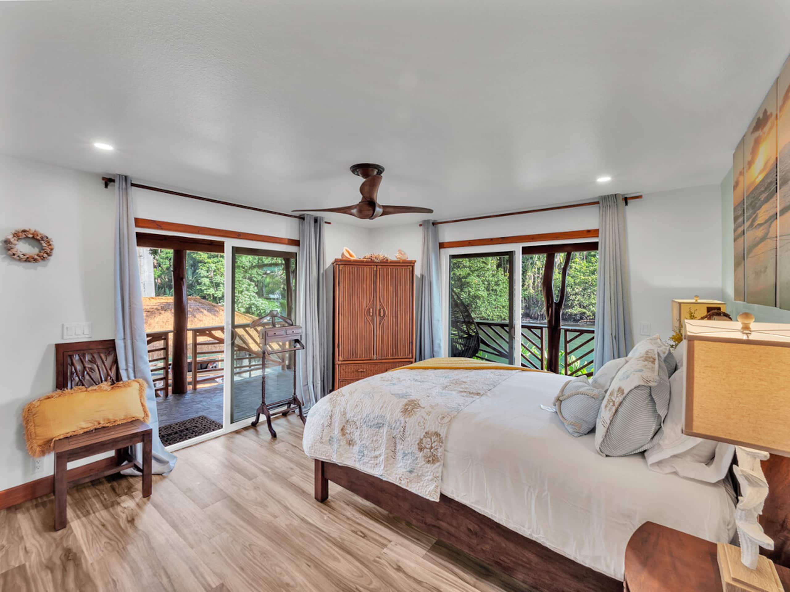 Home in Hilo · ★4.97 · 3 bedrooms · 4 beds · 3.5 baths - Image 45