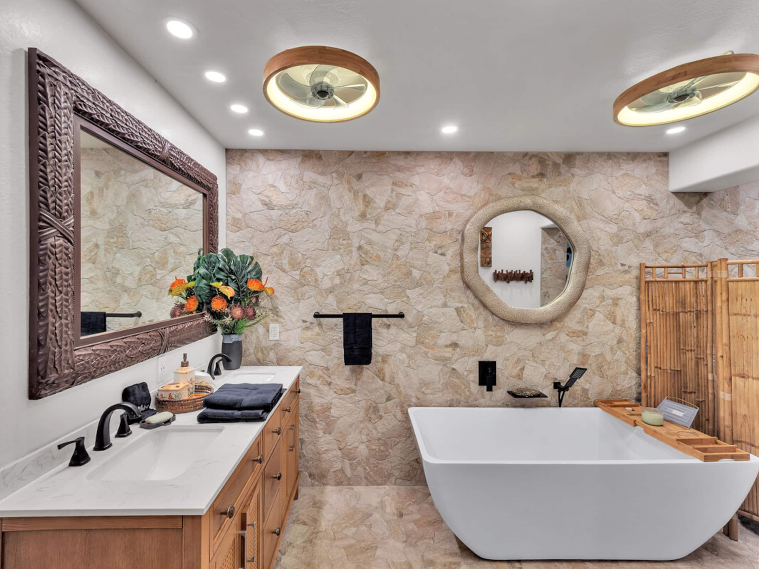 Home in Hilo · ★4.97 · 3 bedrooms · 4 beds · 3.5 baths - Image 54