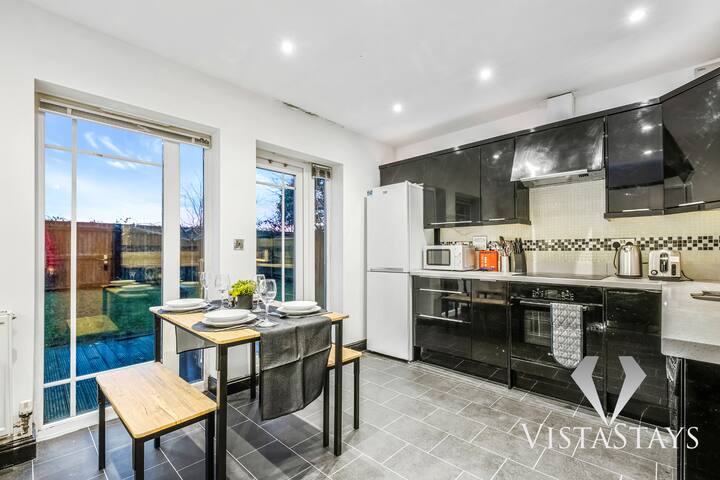 *Midweek Getaway!* FREE PARK | Pool Table gallery image 4