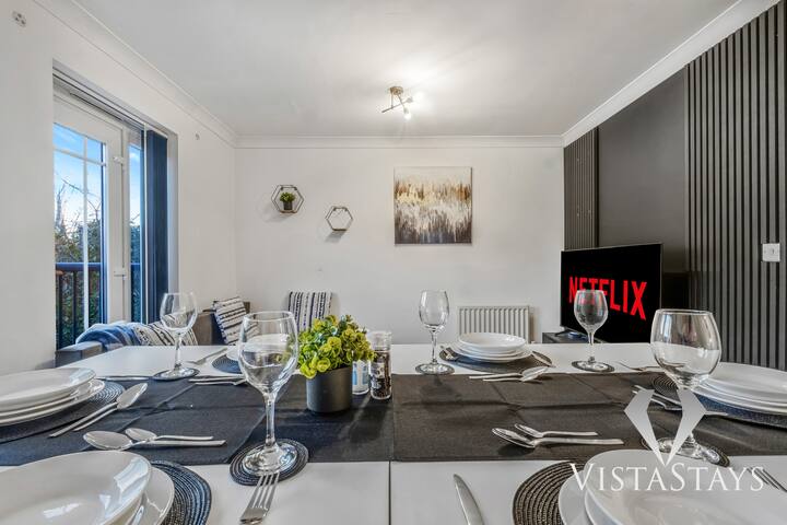 *Midweek Getaway!* FREE PARK | Pool Table gallery image 3