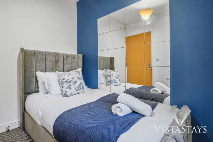 *Midweek Getaway!* FREE PARK | Pool Table gallery image 5