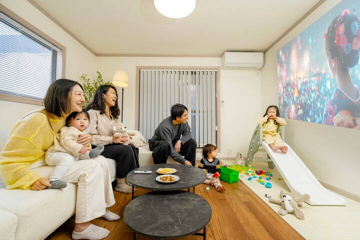 Shinjuku 100m² 3BR I Kids Play & Parents Relax gallery image 3