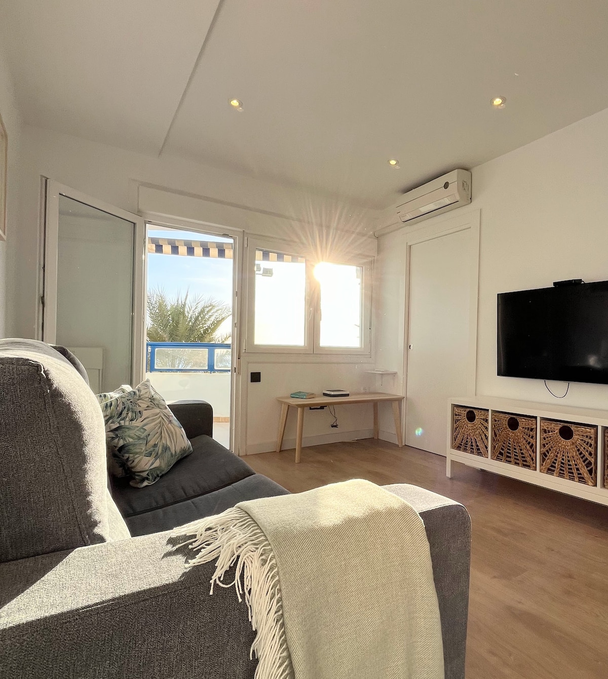 Top Airbnb: Beachfront apartment "El Espigón" à Almería