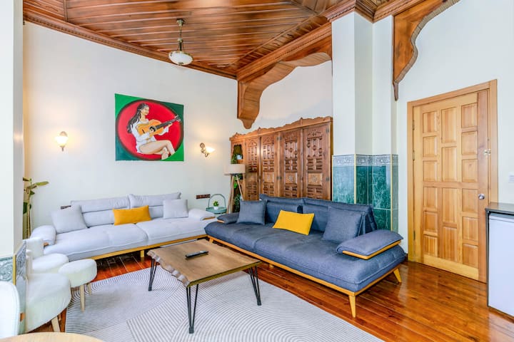 Central, Ottoman House,5BR,5Bath,5AC Triplex@Large gallery image 3