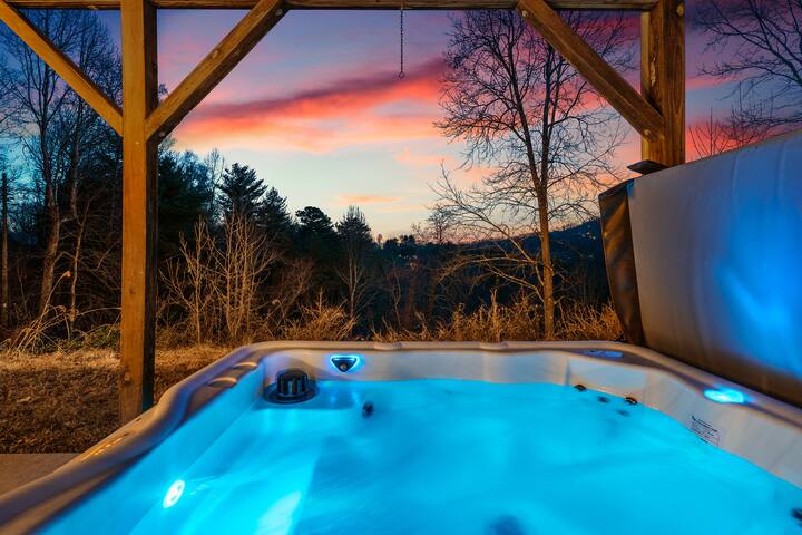 Mtn Views! Hot Tub, Sauna, GameRoom, Theatre, Golf gallery image 2