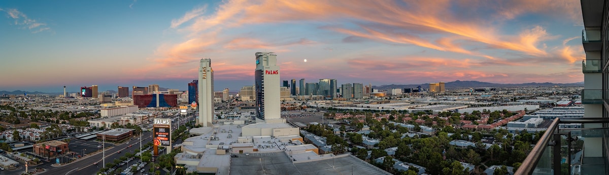 *38FL Luxury* Strip View | Balcony | Free Parking