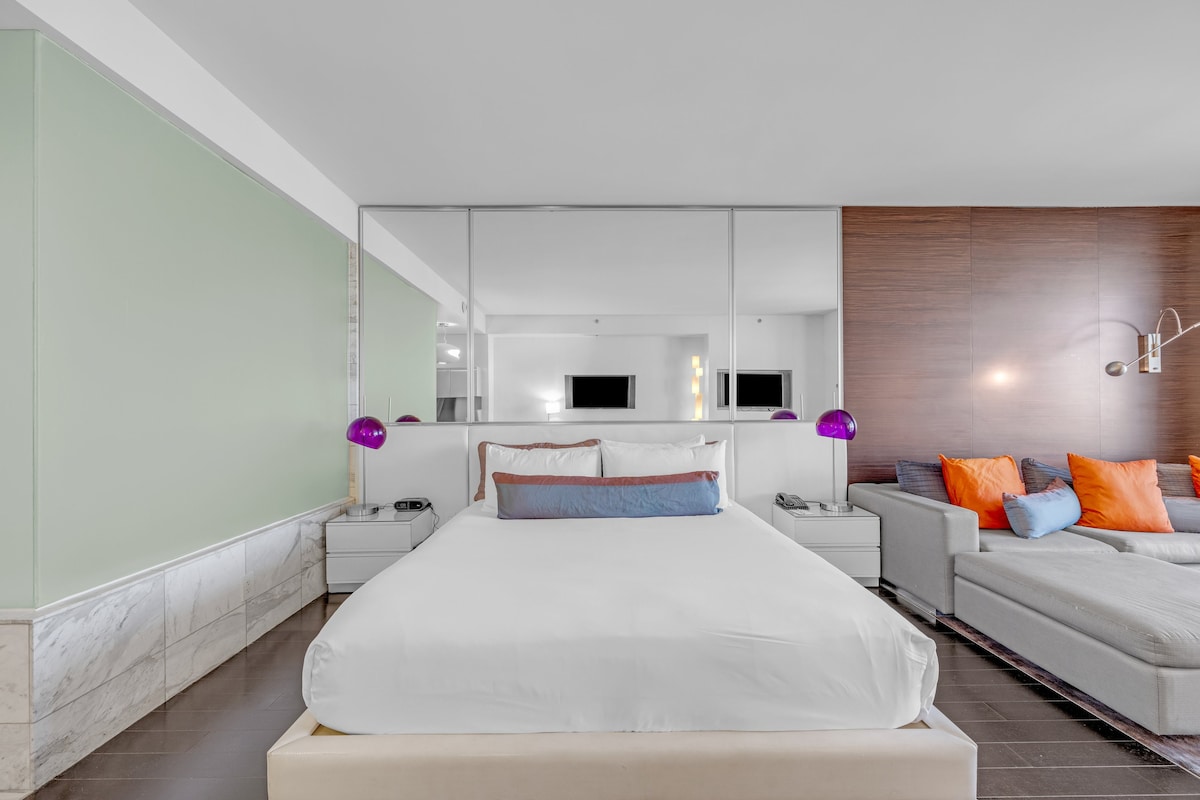 *38FL Luxury* Strip View | Balcony | Free Parking