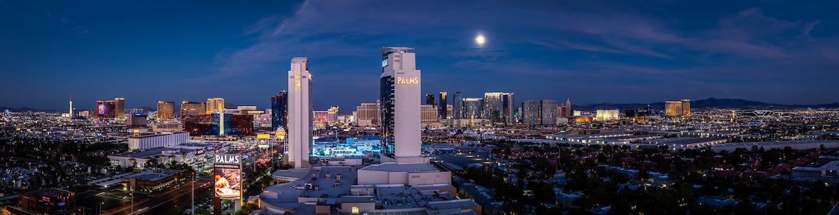 *38FL Luxury* Strip View | Balcony | Free Parking