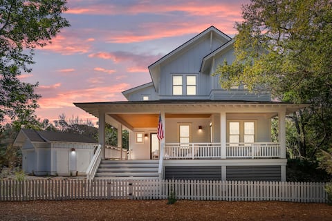 New Luxury 5 Bedroom Home In Cape Fear Station