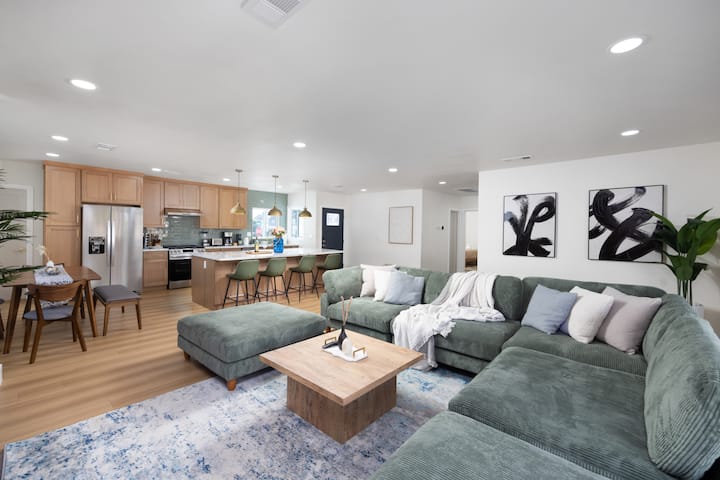 Modern Home｜spacious Backyard Oasis｜near Disney - Fullerton, CA