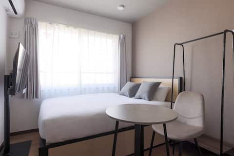 4-minute walk from the station / White-toned fashionable space / Comfortable stay in a 2024 building