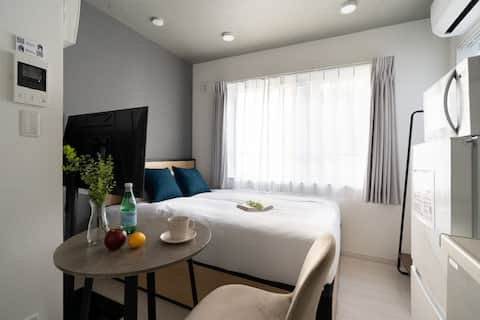 4-minute walk from the station / White-toned fashionable space / Comfortable stay in a 2024 building