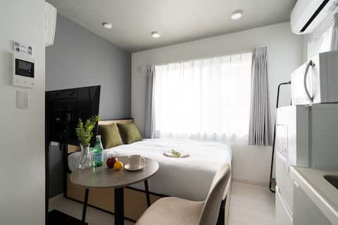 4-minute walk from the station / White-toned fashionable space / Comfortable stay in a 2024 building