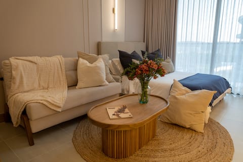 Successful Airbnb property: An amazing luxury loft with direct access to the sea in Manzanillo Del Mar