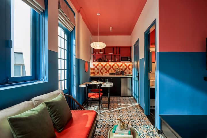 ĐAkao Vibe: Retro Studio 1b In Center By Circadian - Ho Chi Minh City