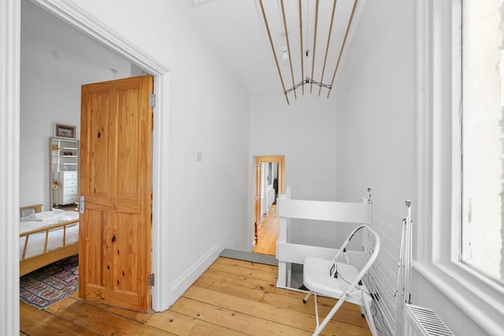 La chambre est située à l'étage