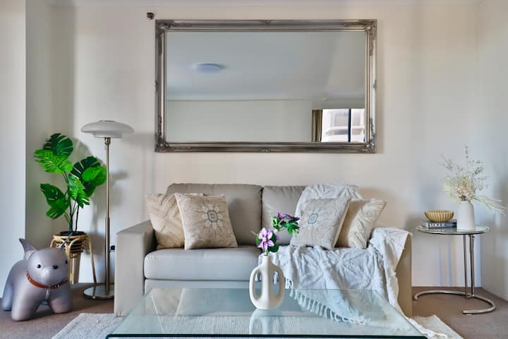 Urban Bliss Abode - Views | Parking | Gym | Pool - Sydney