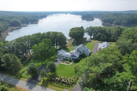Serene Luxury Coastal Retreat