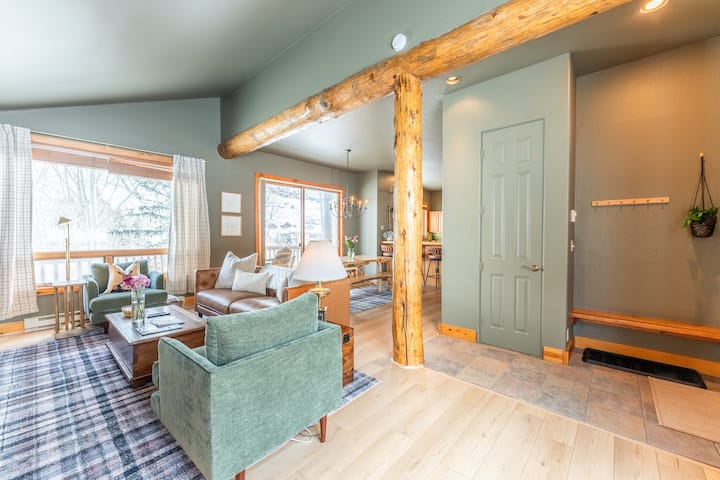 The Après Chalet: Walk To Slopes, Nature Views! - Crested Butte, CO