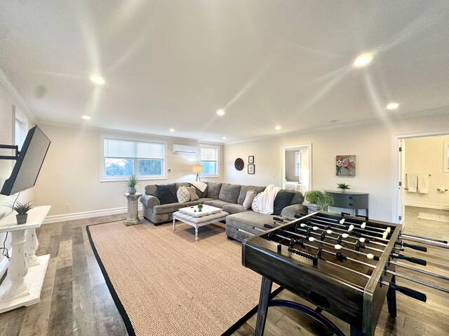 Hangar Haven, Large 6 Bedroom House gallery image 2