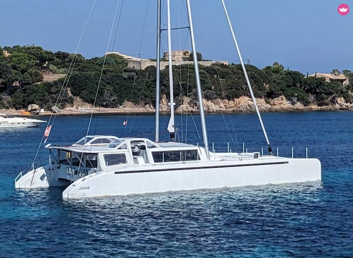 Vos Vacances Sur Un Catamaran De Luxe De 22.5 M - L'Île-Rousse