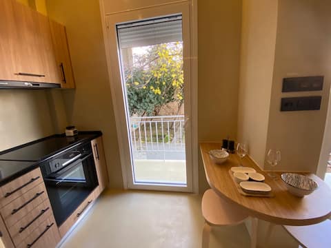 Top performing Airbnb: Stairway to Lycabettus in νεαπολη I