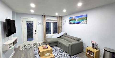 Top performing Airbnb: 3-Beds (sleeps 6), 2-Baths, Full Kitchn+PrivateEnt in Nolan Hill