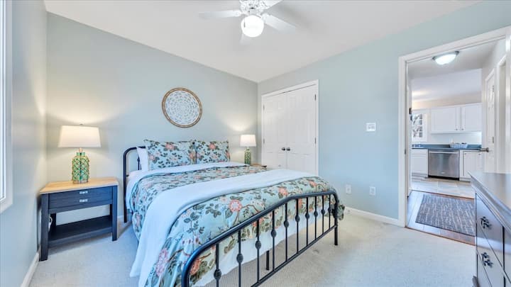 guest room on main level