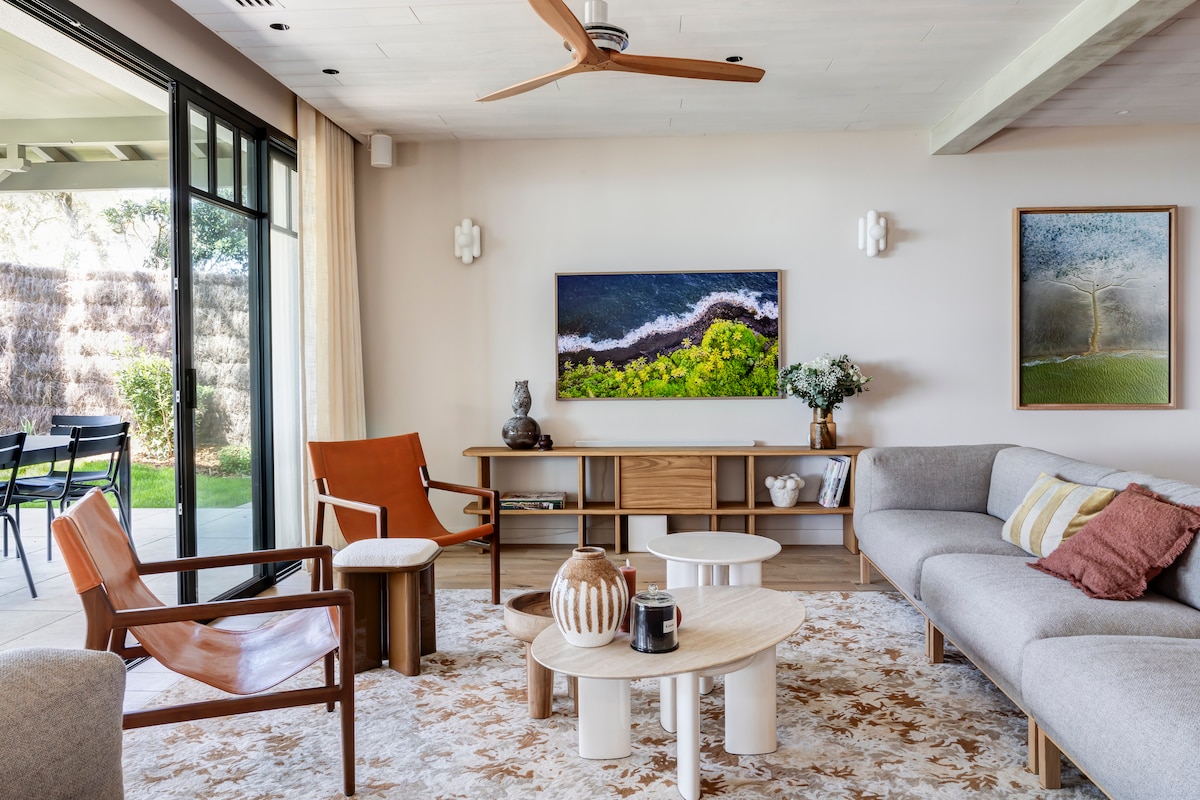 Popular Airbnb listing: Villa La Perla – 1st row, 18 berths, Pyla in La Teste De Buch