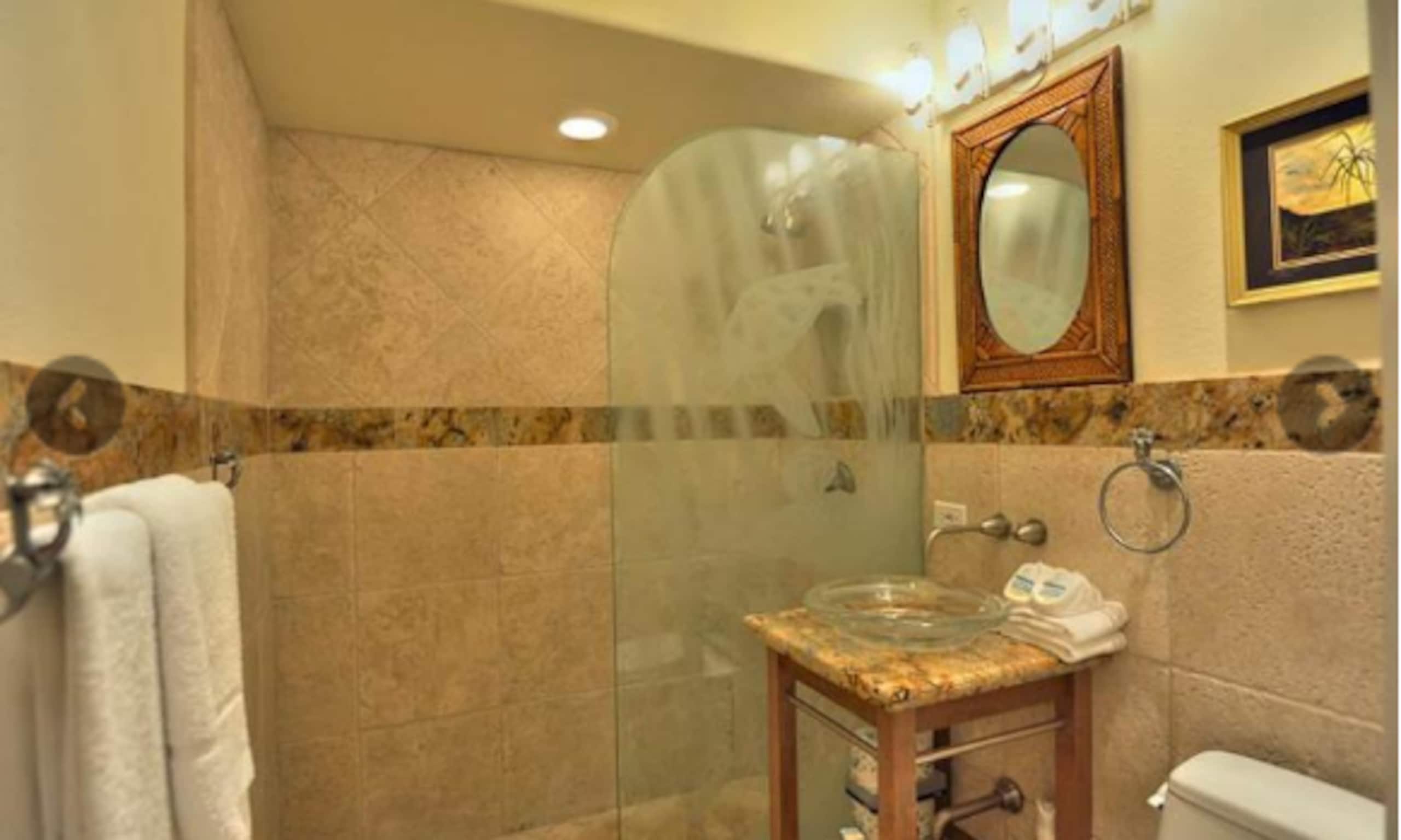 Condo in Lahaina · ★4.8 · 2 bedrooms · 3 beds · 2 baths - Image 13