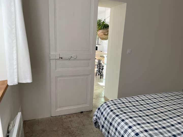 საძინებელი 1